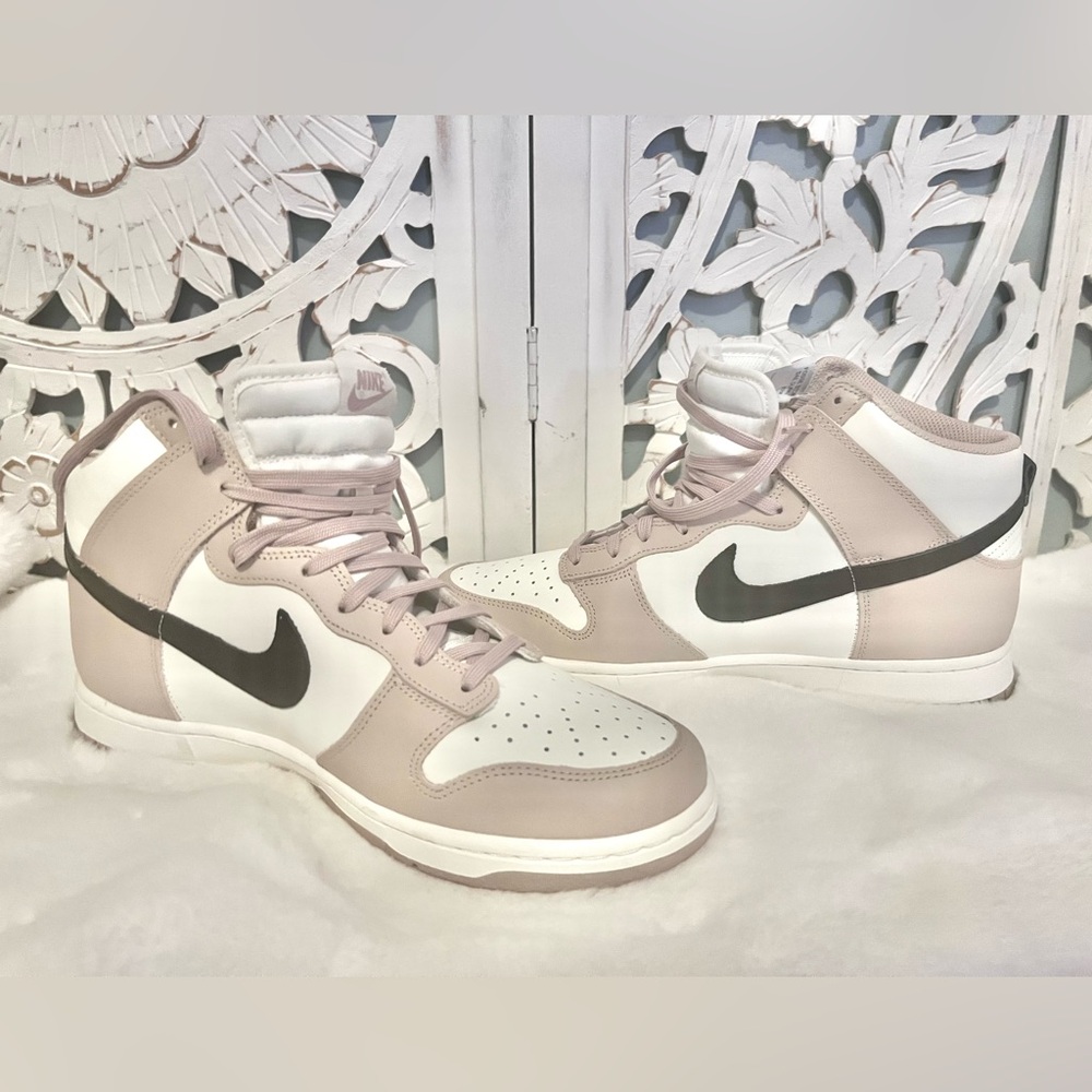 Nike High-Top Sneakers in White, Taupe and Black